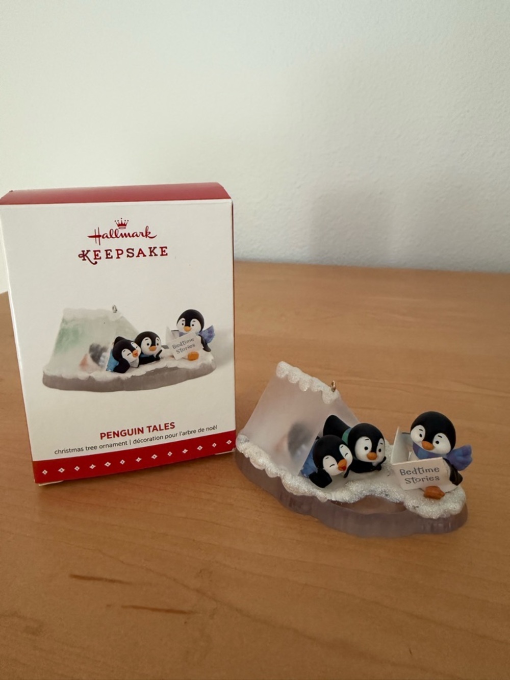 Hallmark Keepsake Penguin Tales Ornament 2015